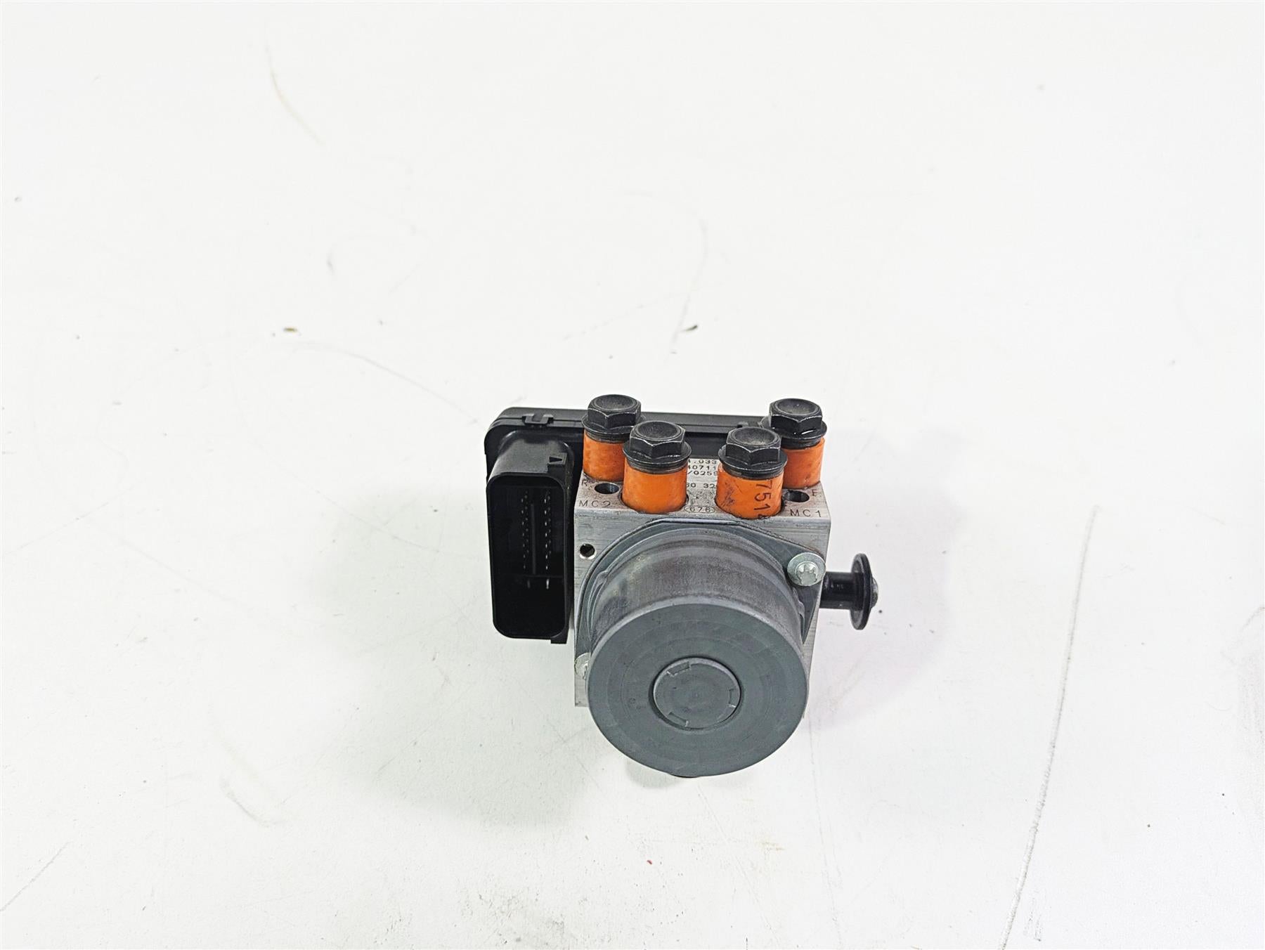 2015 Ducati Hypermotard 821 SP Abs Brake Pump Control Module 54240402A 54240332B {{ shop.shopifyCountryName }} - Mototech271
