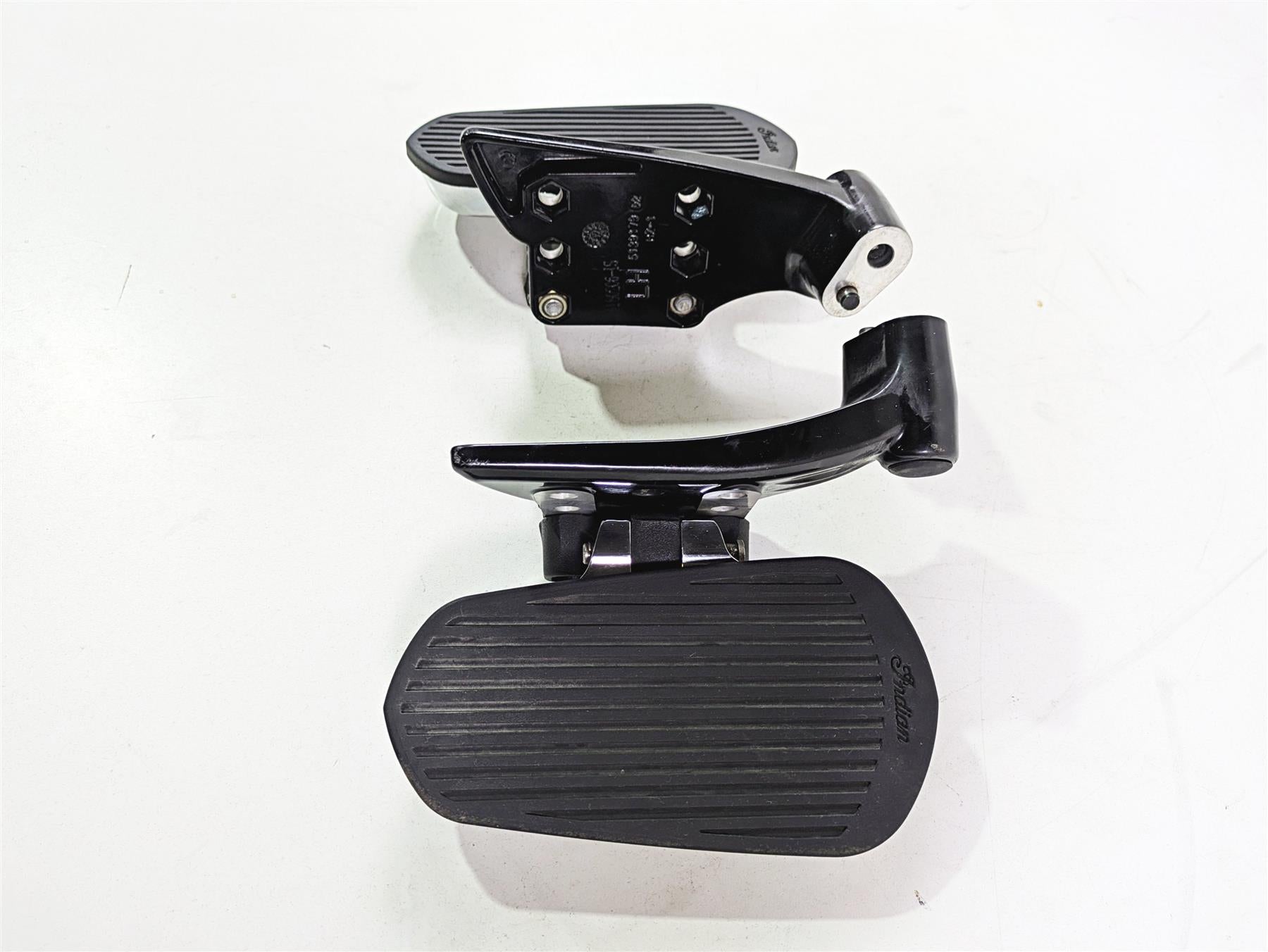 2017 Indian Chieftain Limited Rear Passenger Floor Board Set 5139179 5139180 {{ shop.shopifyCountryName }} - Mototech271