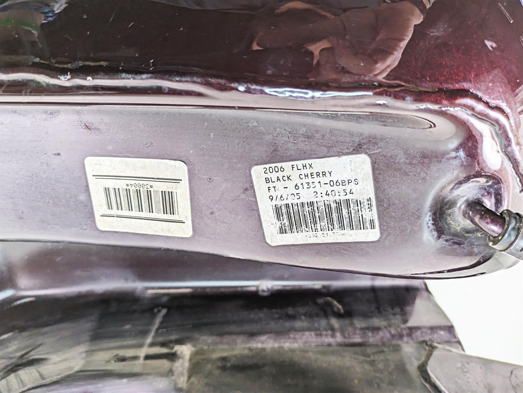 2006 Harley Touring FLHXI Street Glide Fuel Gas Tank Black Cherry -Read 61356-03 {{ shop.shopifyCountryName }} - Mototech271