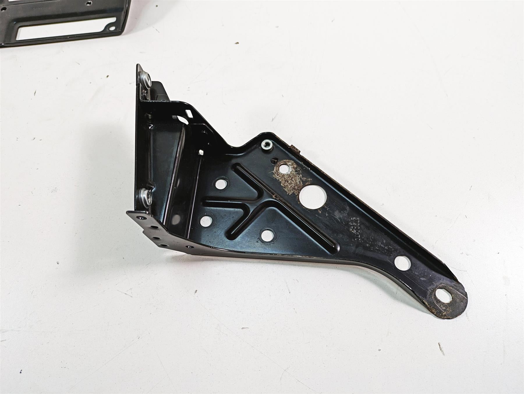 2018 Harley Touring FLHXSE CVO Street Glide Front Fairing Mounts 57000186 {{ shop.shopifyCountryName }} - Mototech271