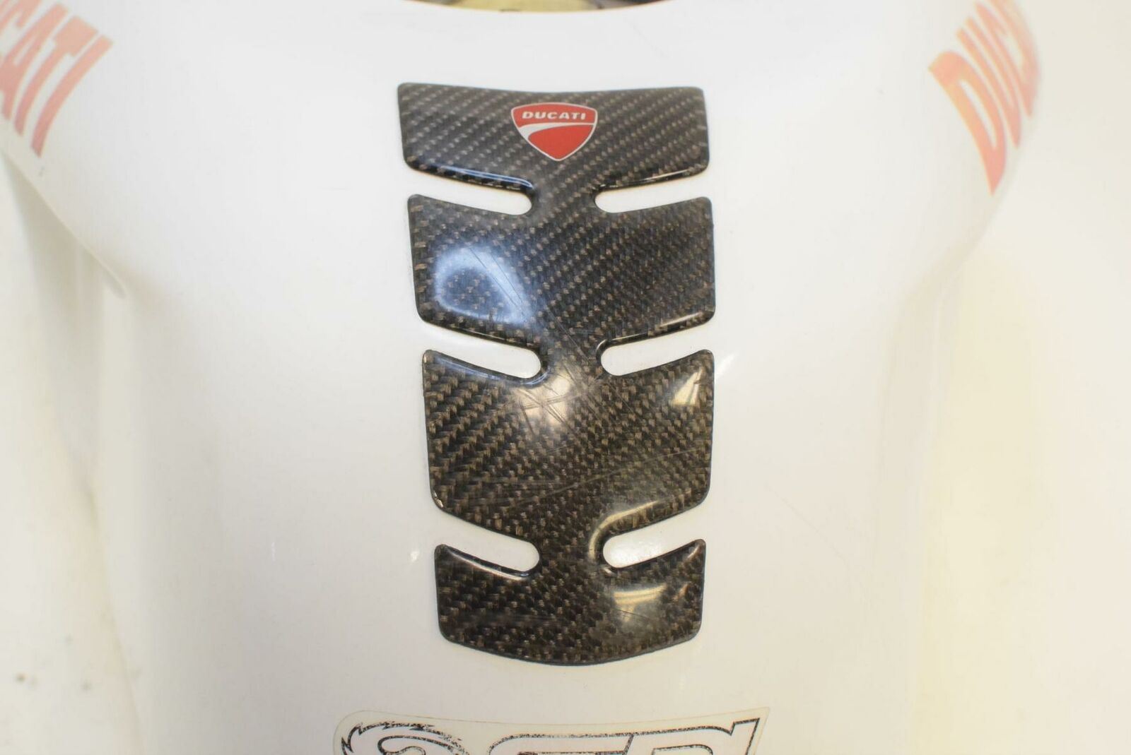 2010 Ducati 848 White Fuel Gas Petrol Tank 58611602 {{ shop.shopifyCountryName }} - Mototech271