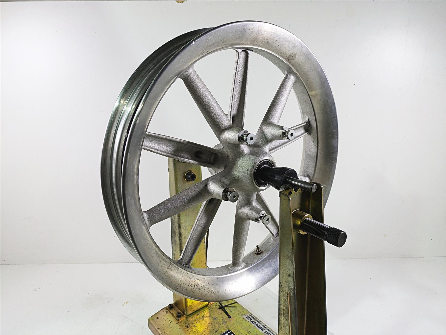 2006 Harley VRSCR Street V-Rod 10 Spoke Front Wheel Rim 19x3 43366-05 {{ shop.shopifyCountryName }} - Mototech271
