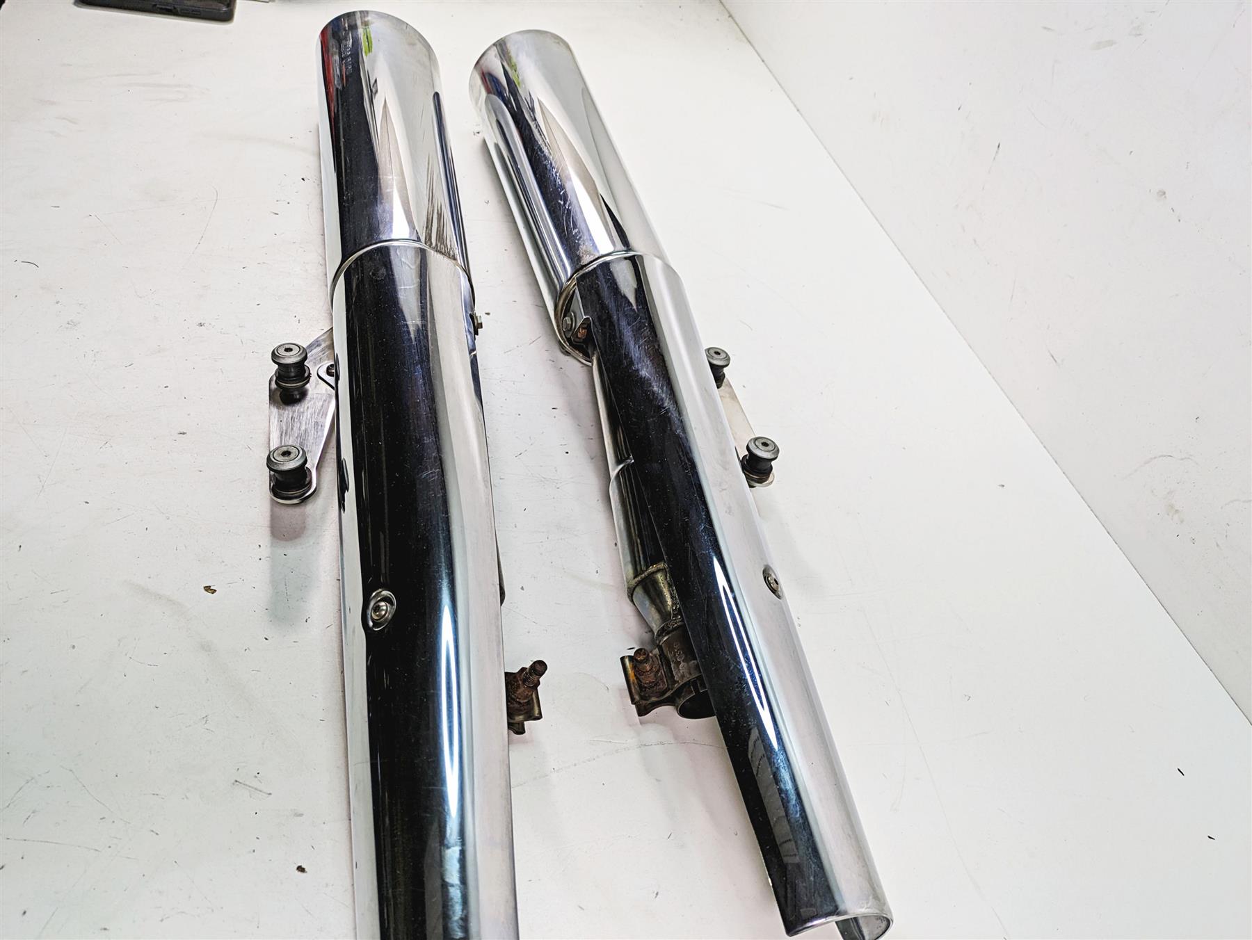 2014 Moto Guzzi California 1400 T Exhaust Pipe Muffler Set & Mounts B064126 {{ shop.shopifyCountryName }} - Mototech271