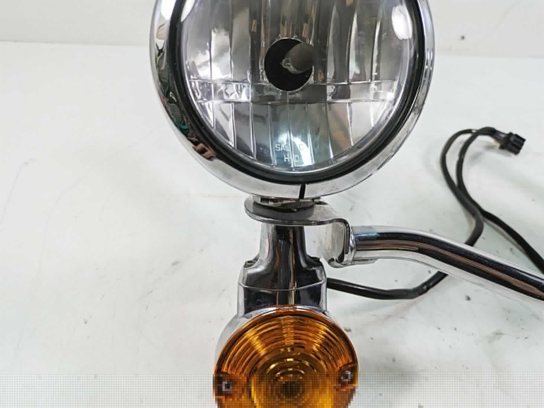 2011 Harley Touring FLHR Road King Front Spotlight Blinker Bar 68712-94A {{ shop.shopifyCountryName }} - Mototech271