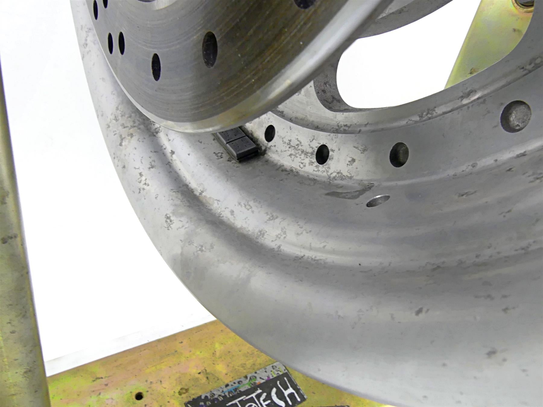 2010 Harley FXDF Dyna Fat Bob Rear Wheel Rim Slotted 16x5 40900179 {{ shop.shopifyCountryName }} - Mototech271