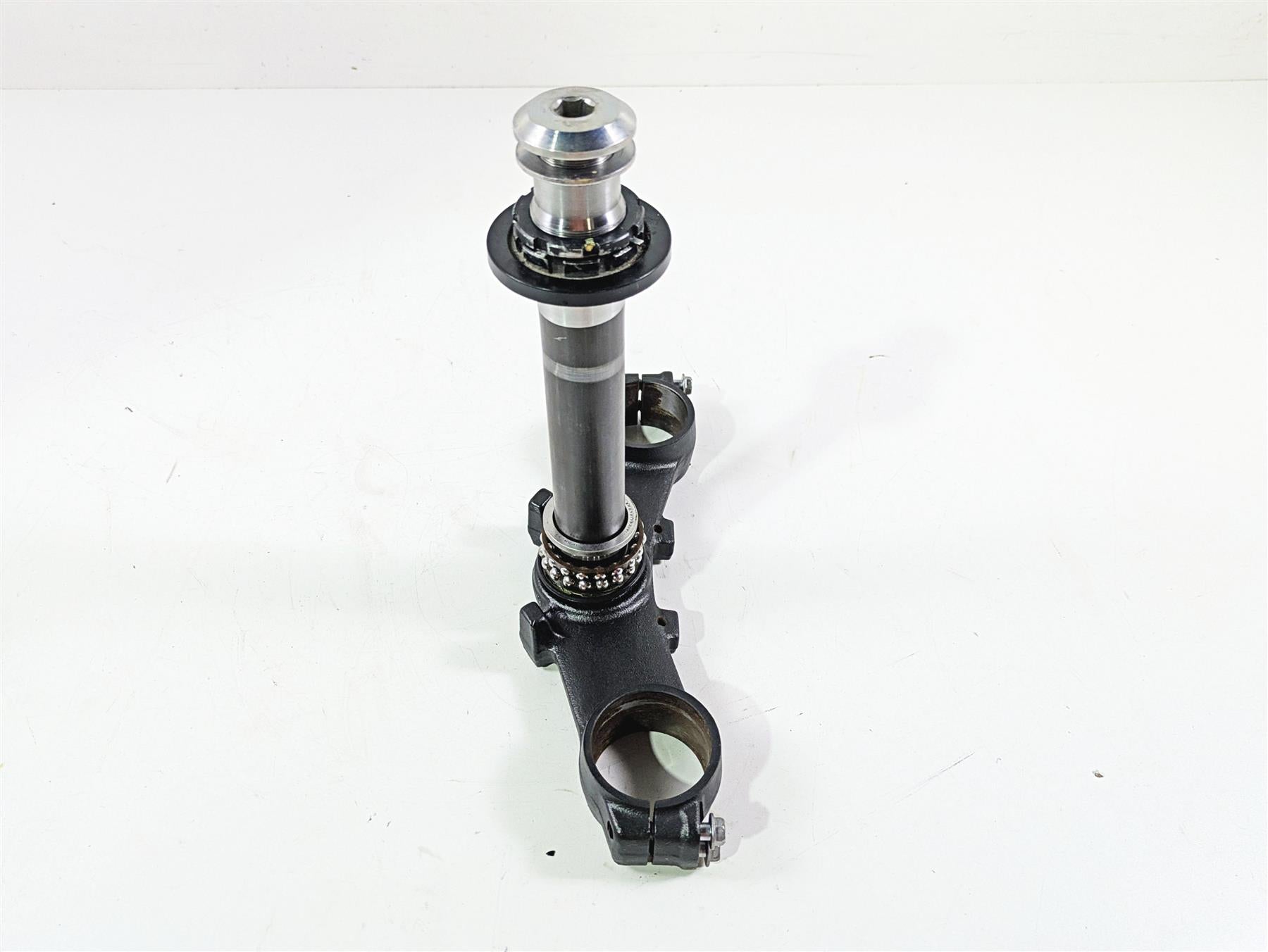 2020 Kawasaki Z900 ZR900 Lower Triple Tree Steering Clamp 44037-0167-18R {{ shop.shopifyCountryName }} - Mototech271