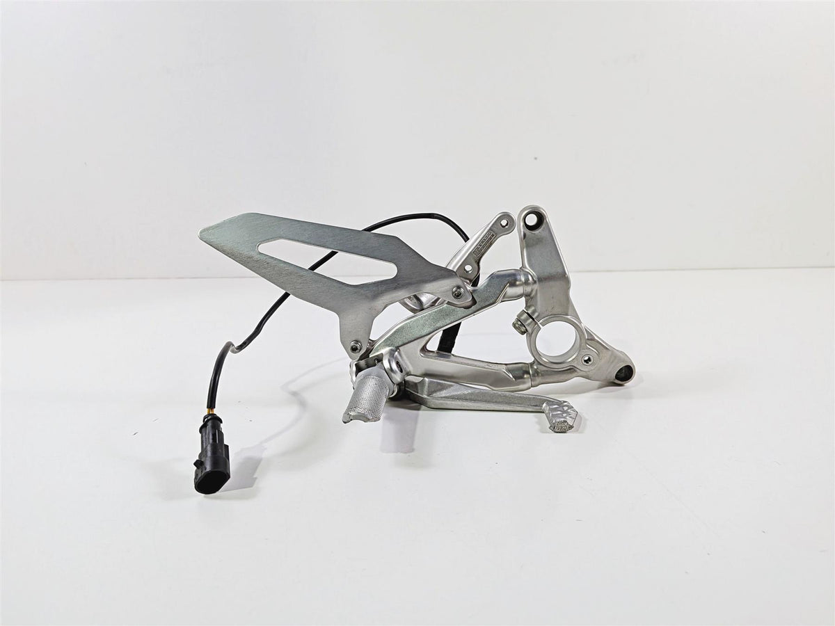 2019 Ducati 959 Panigale Right Foot Peg Mount & Brake Pedal Set 8291E071AA {{ shop.shopifyCountryName }} - Mototech271