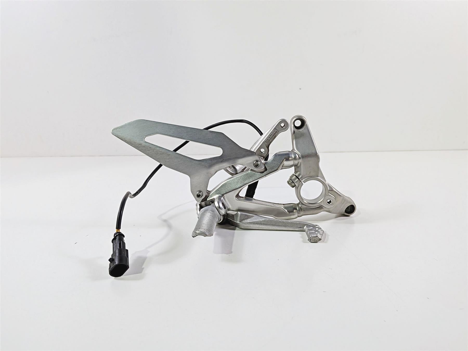 2019 Ducati 959 Panigale Right Foot Peg Mount & Brake Pedal Set 8291E071AA {{ shop.shopifyCountryName }} - Mototech271