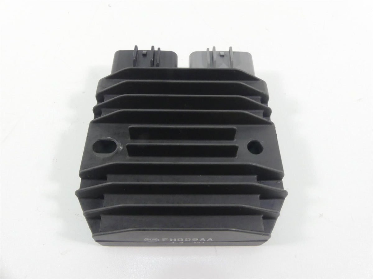 2013 Triumph Rocket 3 Touring Rectifier Voltage Regulator T1300470 FH009AA {{ shop.shopifyCountryName }} - Mototech271