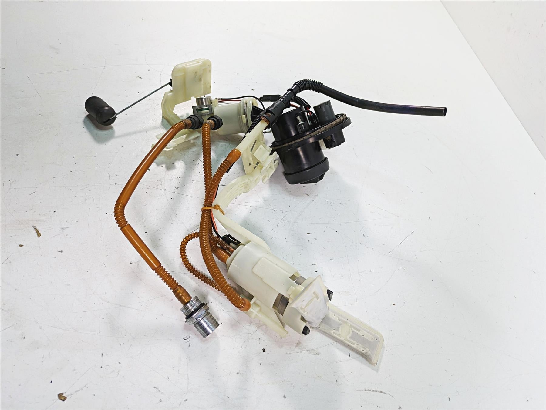 2013 Harley Touring FLHX Street Glide Fuel Gas Petrol Pump - Tested 75069-08C {{ shop.shopifyCountryName }} - Mototech271