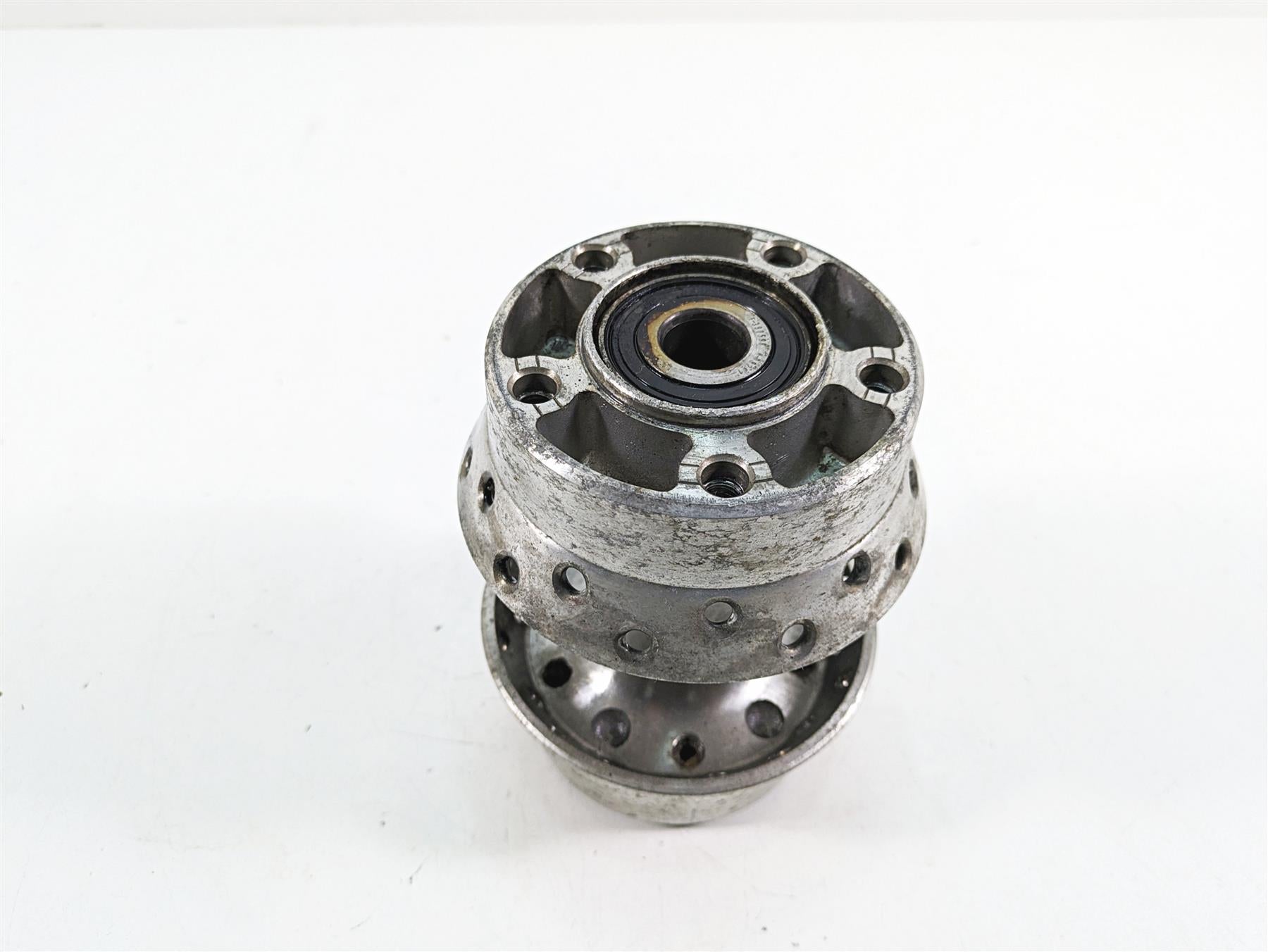1999 Harley Touring FLHTC Electra Glide Rear Wheel Hub 3/4" Bearings 40976-00 {{ shop.shopifyCountryName }} - Mototech271