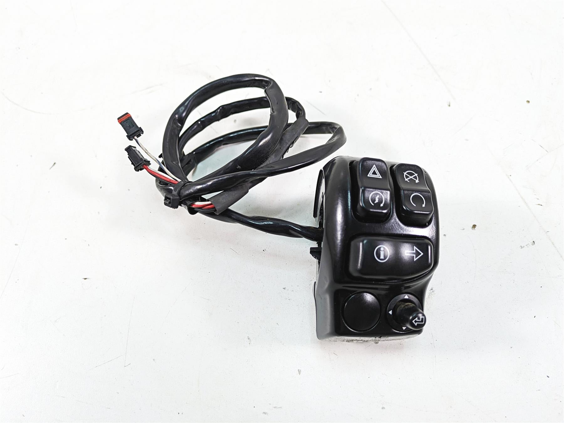 2019 Harley Touring FLHX Street Glide Right Hand Control Switch 71500129C {{ shop.shopifyCountryName }} - Mototech271