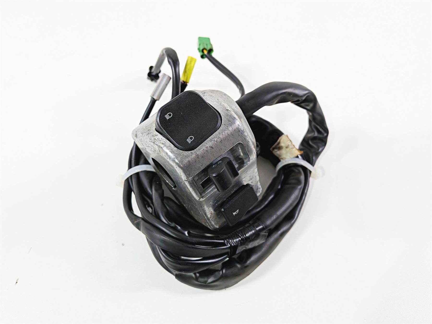 2012 Yamaha XV1900 Raider S Left Hand Control Switch Light Blinker 5C7-83972-10 {{ shop.shopifyCountryName }} - Mototech271