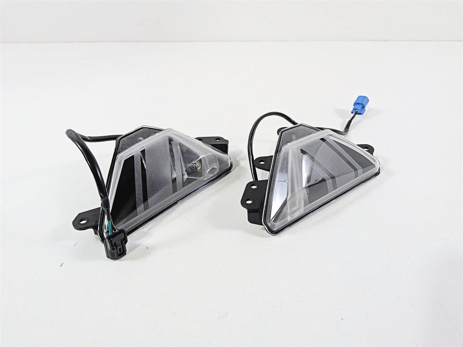 2024 Kawasaki EX500 Ninja 40th An. Front Blinker Turn Signal Set 23040-0157 {{ shop.shopifyCountryName }} - Mototech271