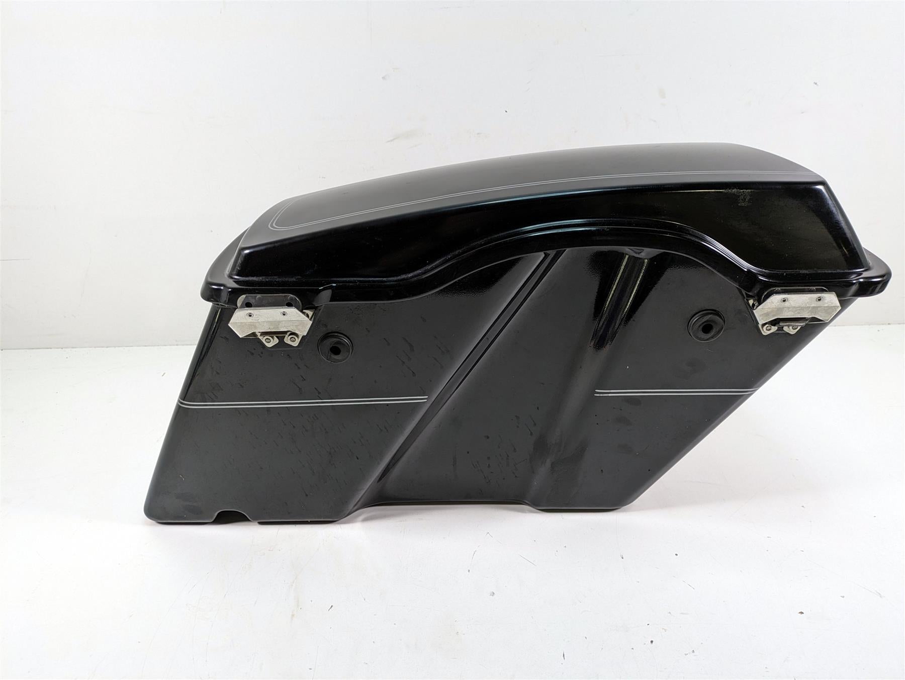 2006 Harley Touring FLHTCUI Electra Glide Left Saddlebag Saddle Bag 90753-93 {{ shop.shopifyCountryName }} - Mototech271
