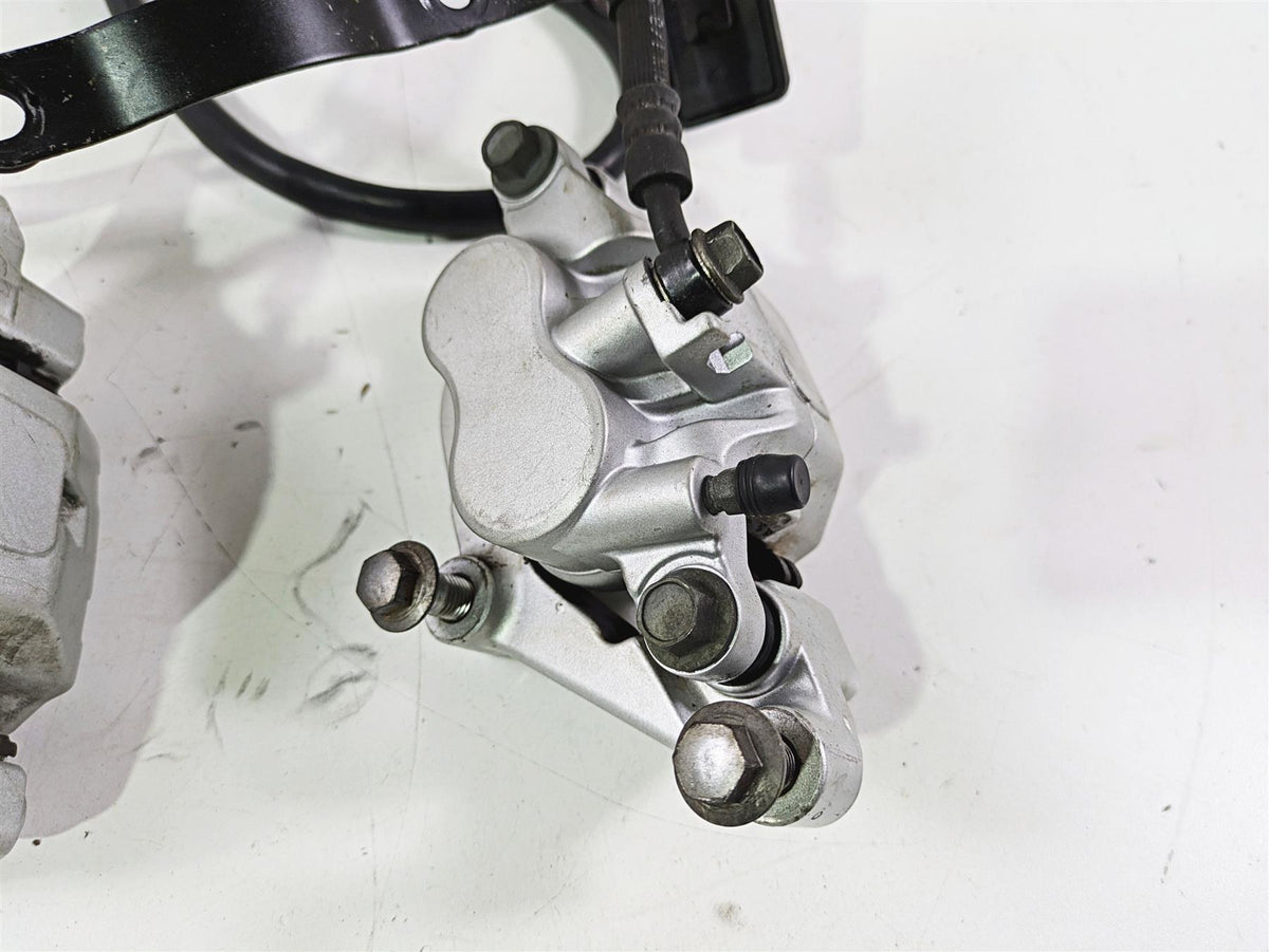 2008 Yamaha XVS1300 V-Star Tourer Front Brake Caliper Set 3D8-2580T-00-00 {{ shop.shopifyCountryName }} - Mototech271