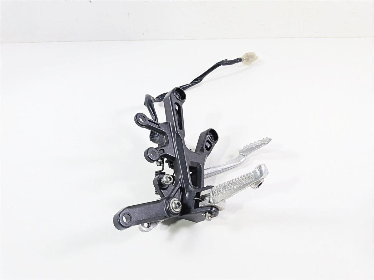 2023 Yamaha MT10 MTN1000 Right Front Footpeg & Brake Pedal B67-27443-10-00 {{ shop.shopifyCountryName }} - Mototech271