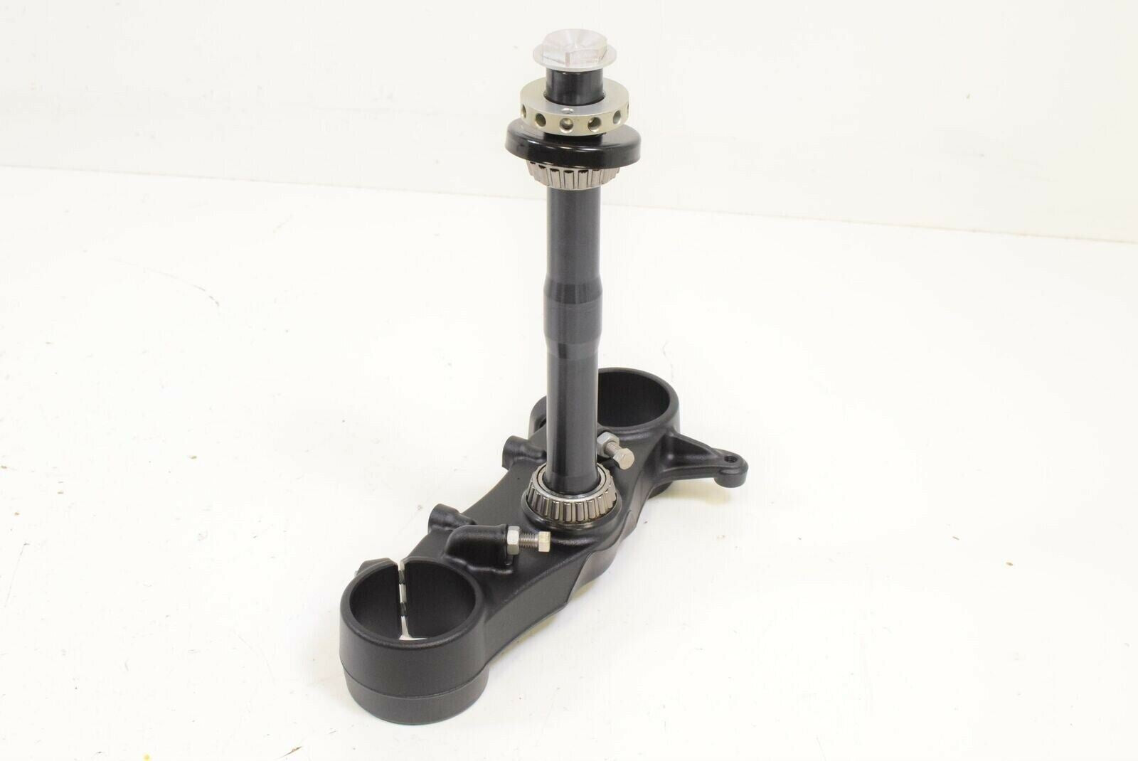 2015 KTM 1290 Super Duke R Lower Triple Tree Steering Yoke Clamp 6130103202933S {{ shop.shopifyCountryName }} - Mototech271