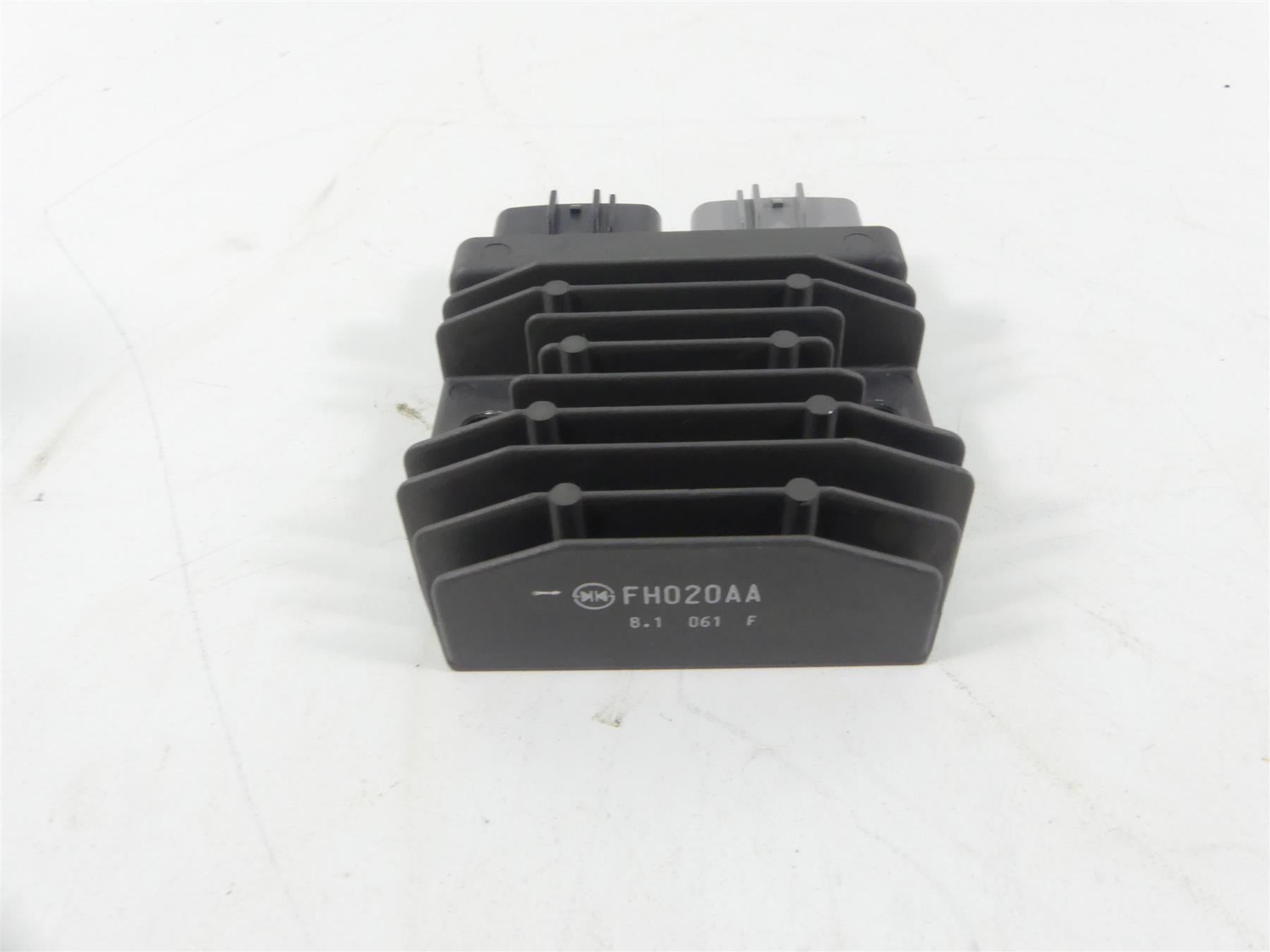 2018 Ducati Panigale 1100 V4 S Rectifier Voltage Regulator 54040301B FH020AA {{ shop.shopifyCountryName }} - Mototech271