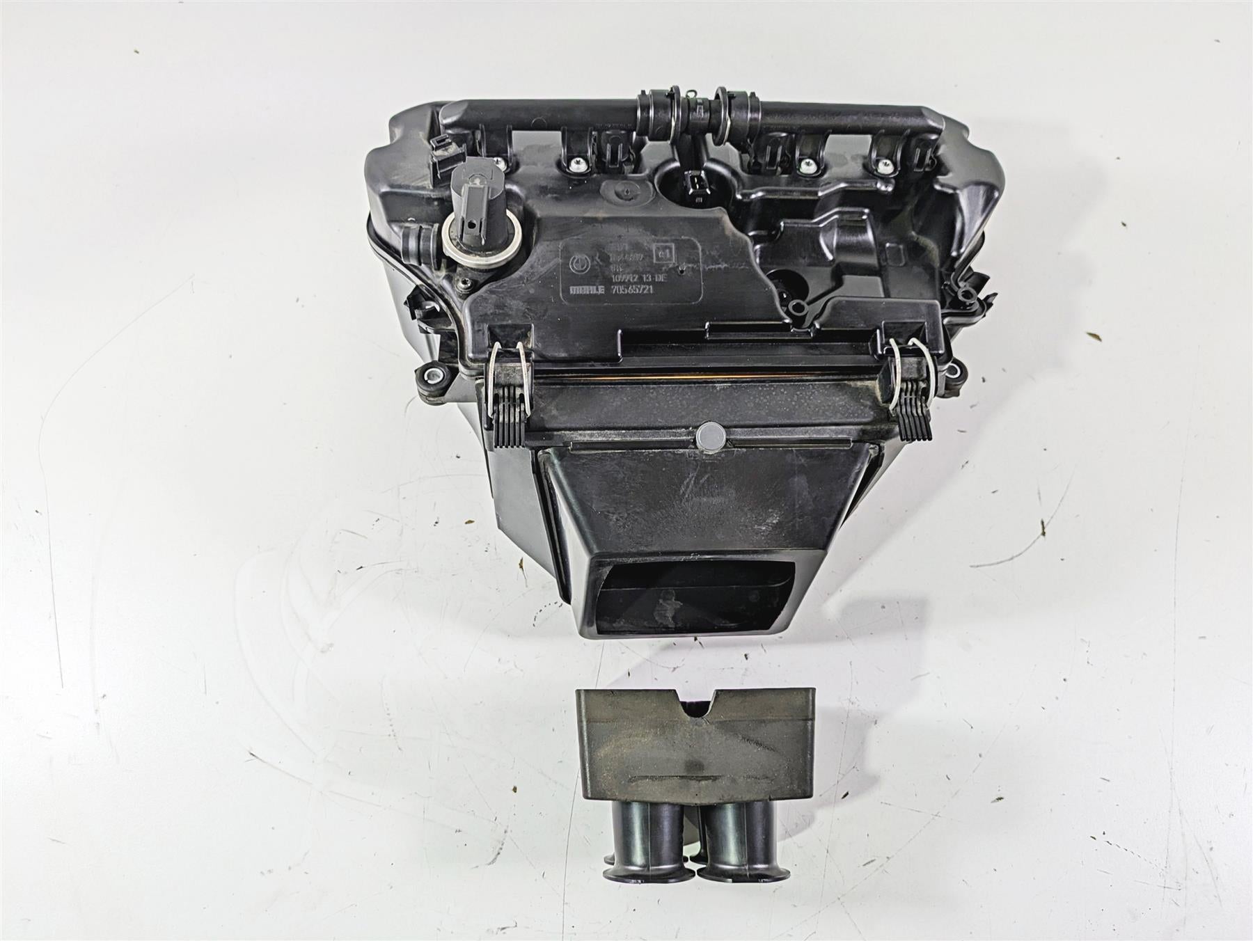 2019 BMW S1000XR K49 Air Box Cleaner Breather Filter & Inlet Duct 13718544689 {{ shop.shopifyCountryName }} - Mototech271