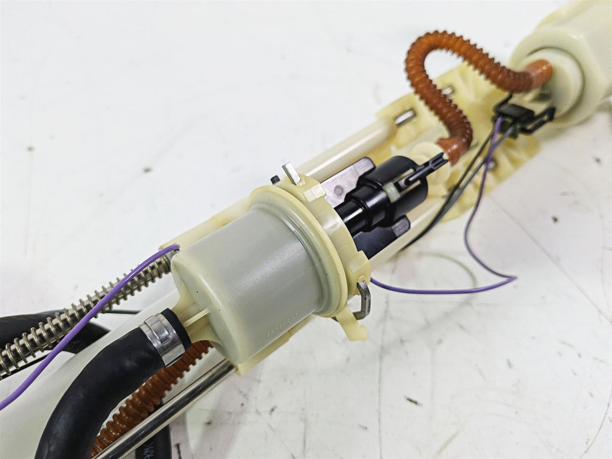 2012 Harley VRSCF Muscle V Rod Fuel Gas Petrol Pump - Tested 75310-07 75123-09 {{ shop.shopifyCountryName }} - Mototech271