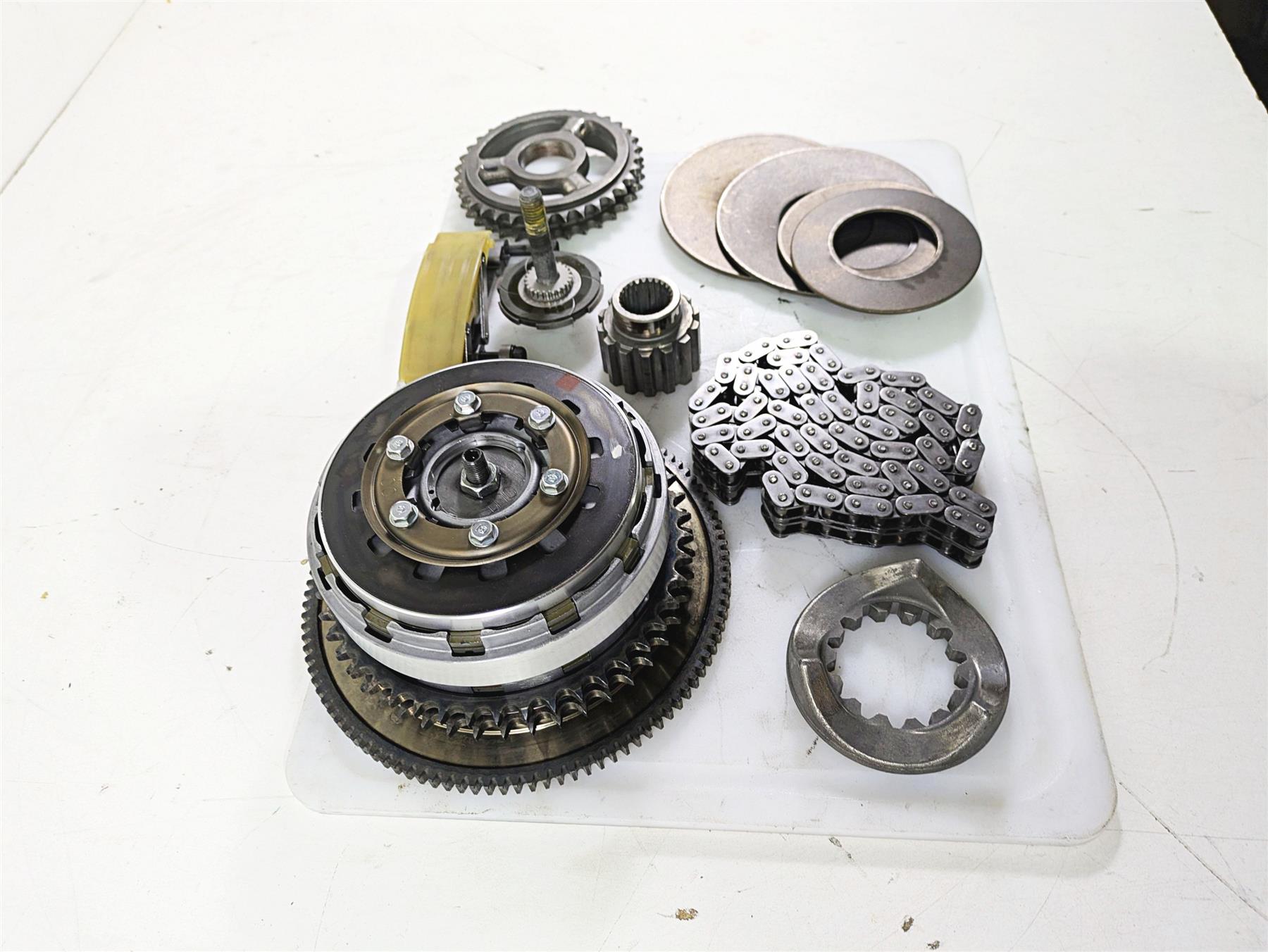 2009 Harley FXCWC Softail Rocker Primary Drive Clutch Kit 9k Only 37813-06A {{ shop.shopifyCountryName }} - Mototech271
