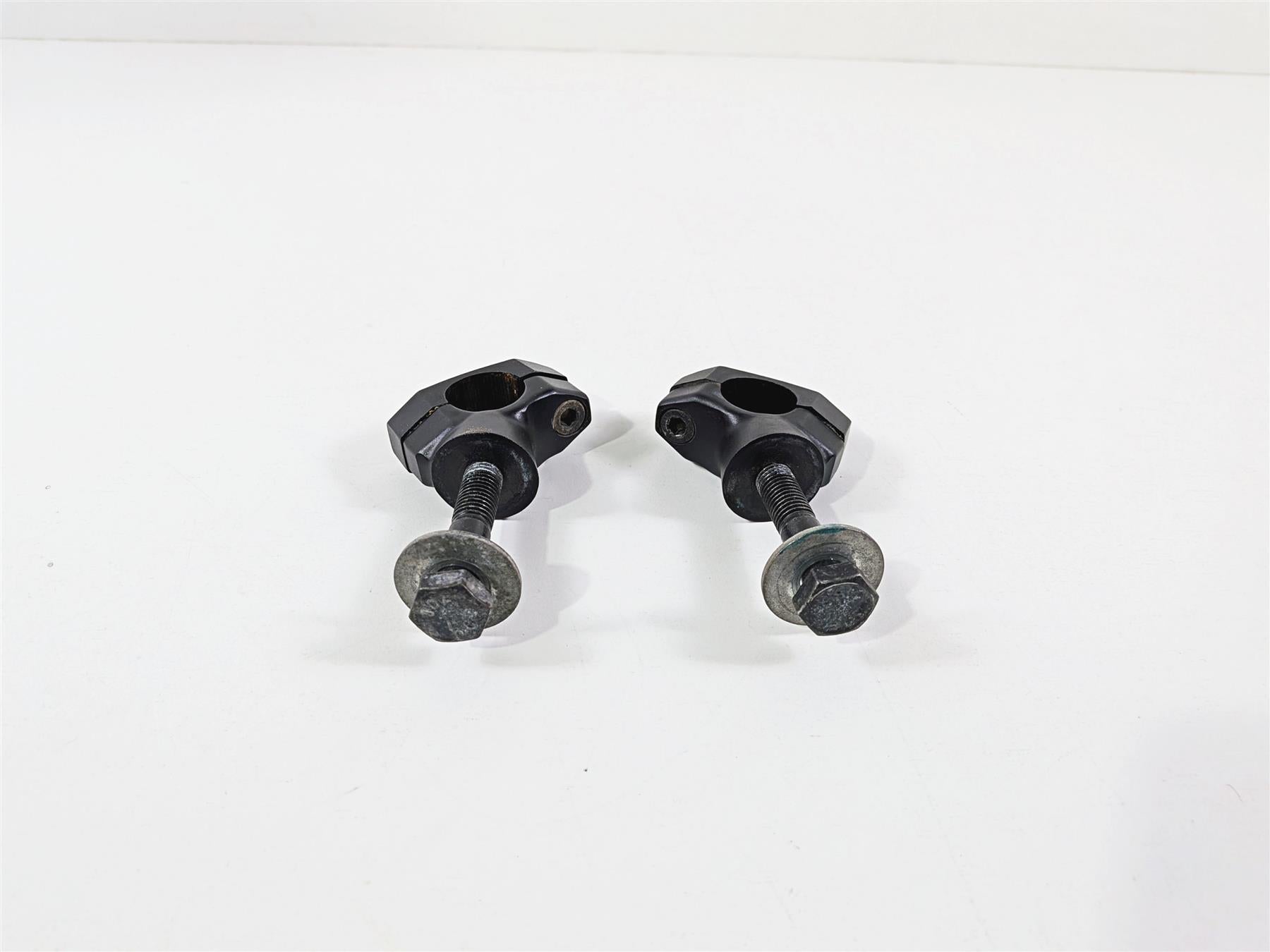 2016 Victory Cross Country Black Handlebar Holder Riser Mount Set 5139570 {{ shop.shopifyCountryName }} - Mototech271
