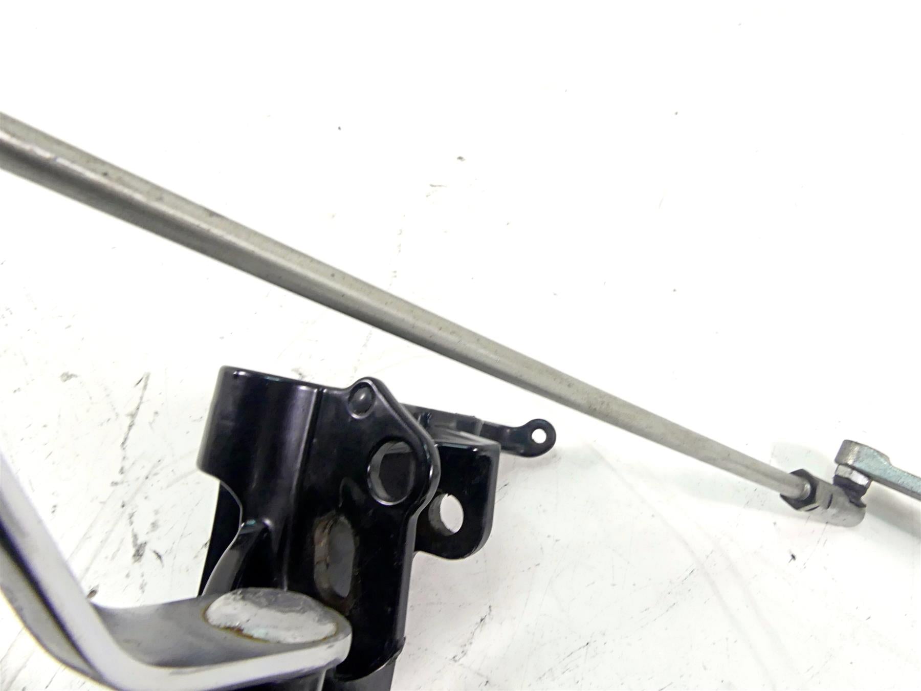 2013 Harley Softail FLSTFB Fat Boy Lo Left Front Floorboard Shifter Set 33630-07 {{ shop.shopifyCountryName }} - Mototech271