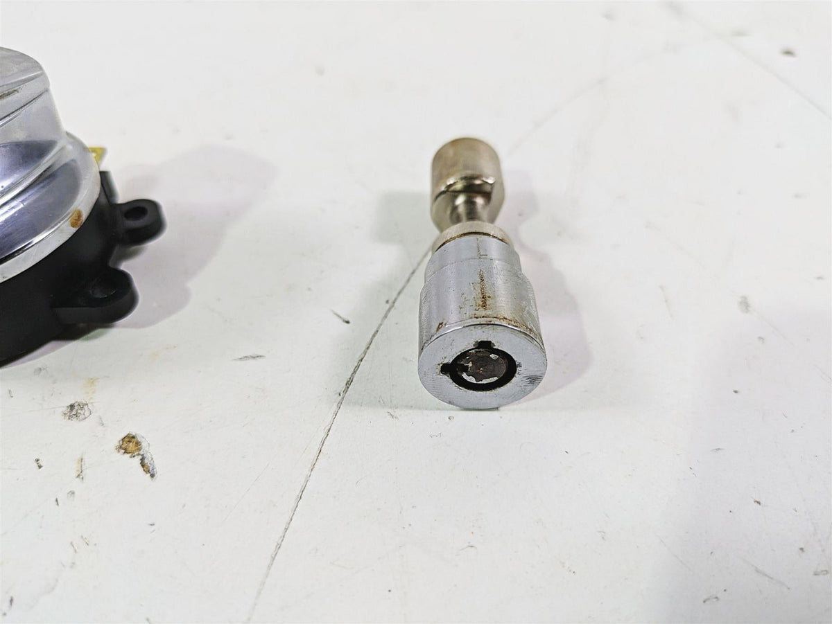 2005 Harley Softail FLSTSCI Heritage Springer Ignition Switch Key Lock 71450-04 {{ shop.shopifyCountryName }} - Mototech271