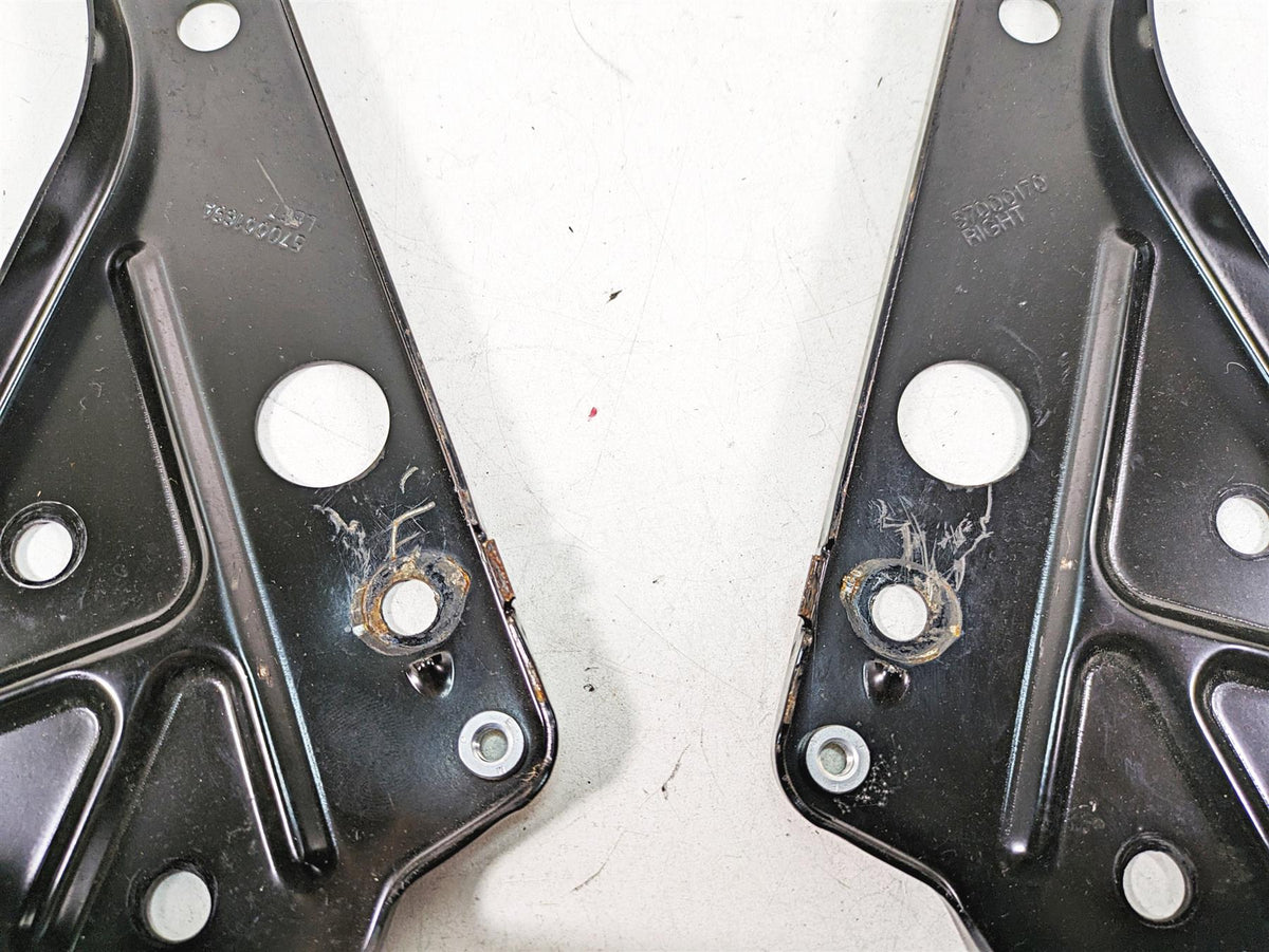 2020 Harley Touring FLHX Street Glide Front Fairing Mounting Brackets 57000170 {{ shop.shopifyCountryName }} - Mototech271