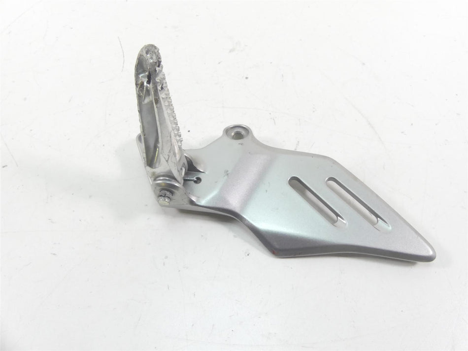 2022 Yamaha MT09 FZ09 Left Front Footpeg & Mount B7N-27442-00-00 {{ shop.shopifyCountryName }} - Mototech271