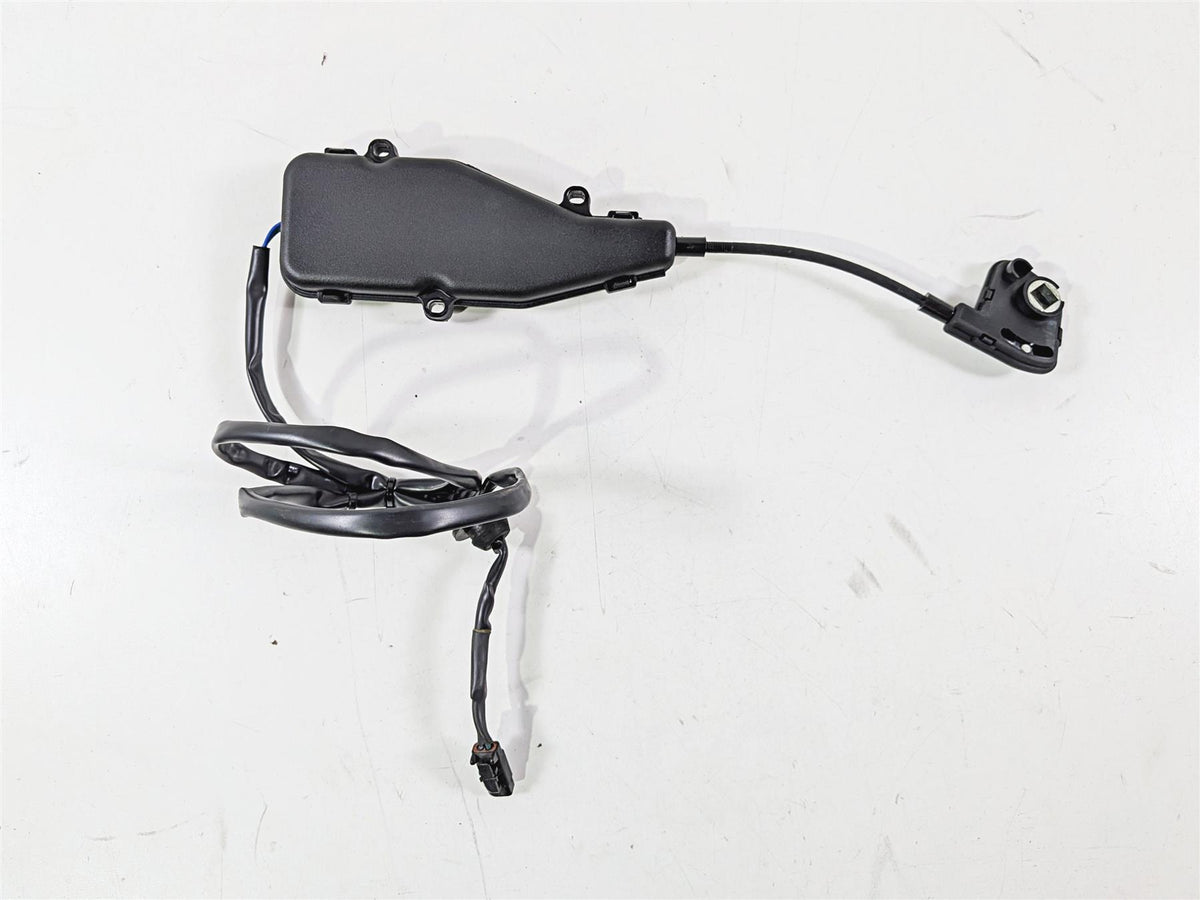 2015 Harley Touring FLTRUSE CVO Road Glide Left Saddlebag Lock Actuator 69201579-Mototech271
