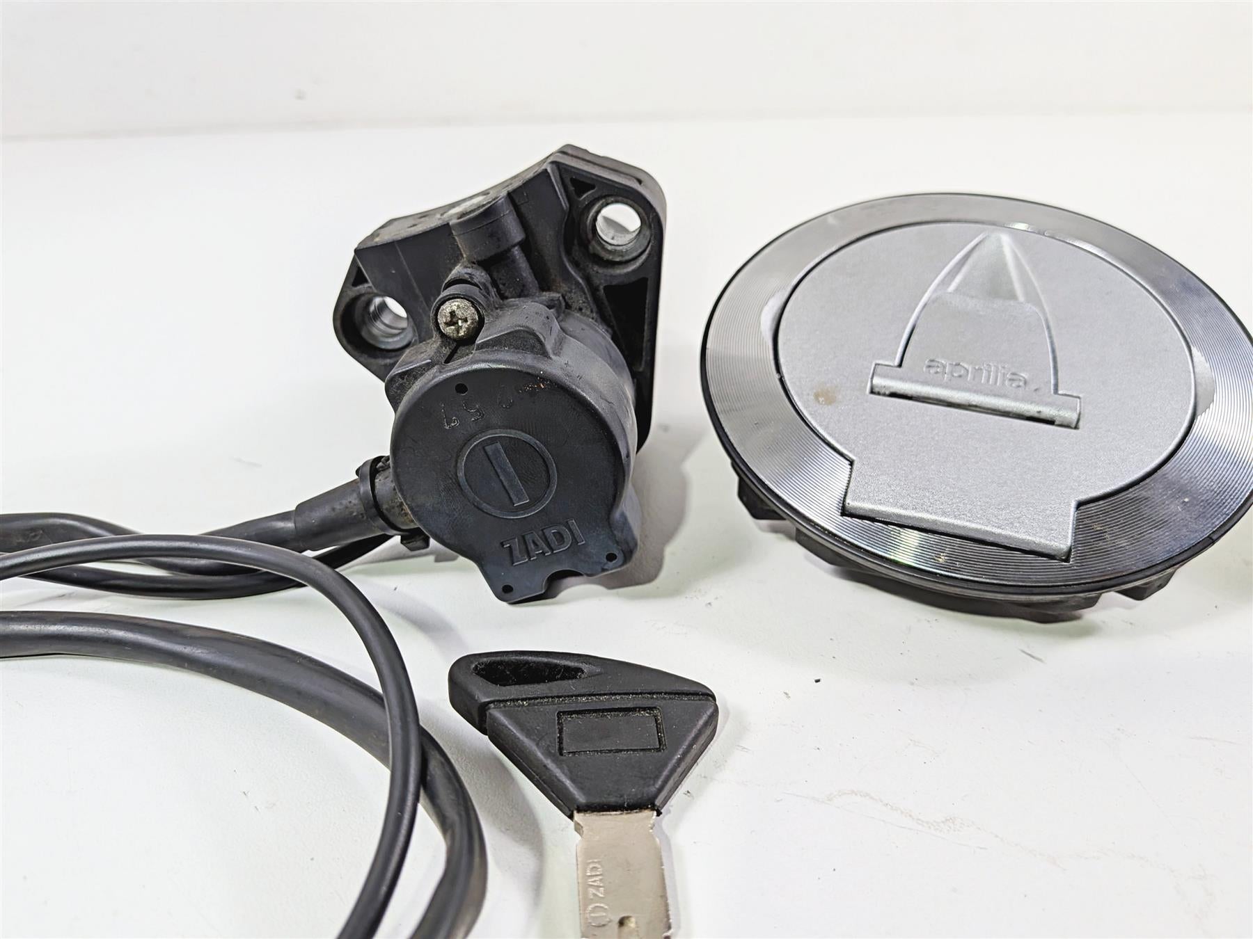 2008 Aprilia RSVR 1000 Factory Gauge 9k Cdi Ecm Ignition Switch Key Set 8127833 {{ shop.shopifyCountryName }} - Mototech271