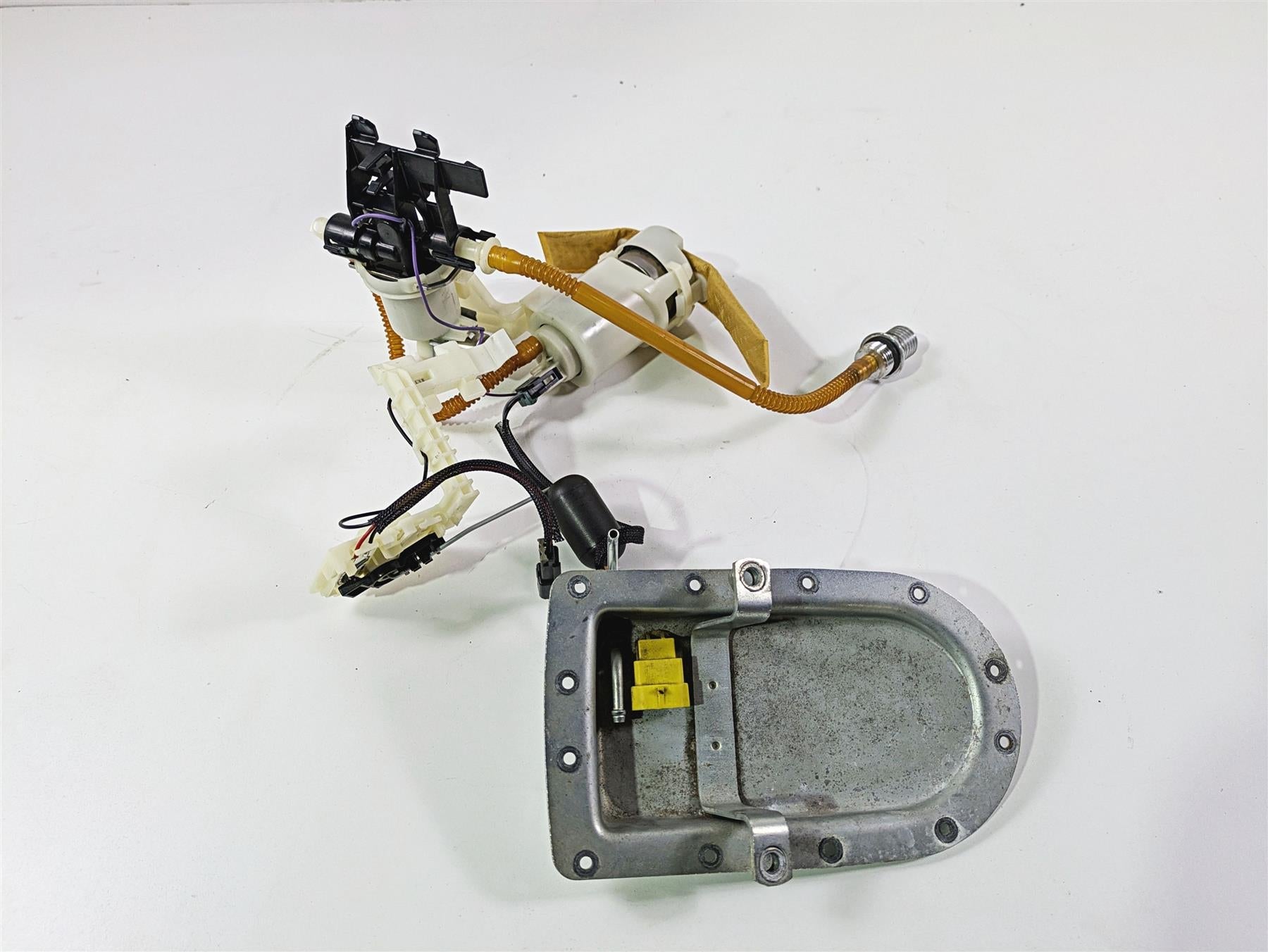 2011 Harley FXDC Dyna Super Glide Fuel Gas Petrol Pump & Level Sender 75218-04D {{ shop.shopifyCountryName }} - Mototech271