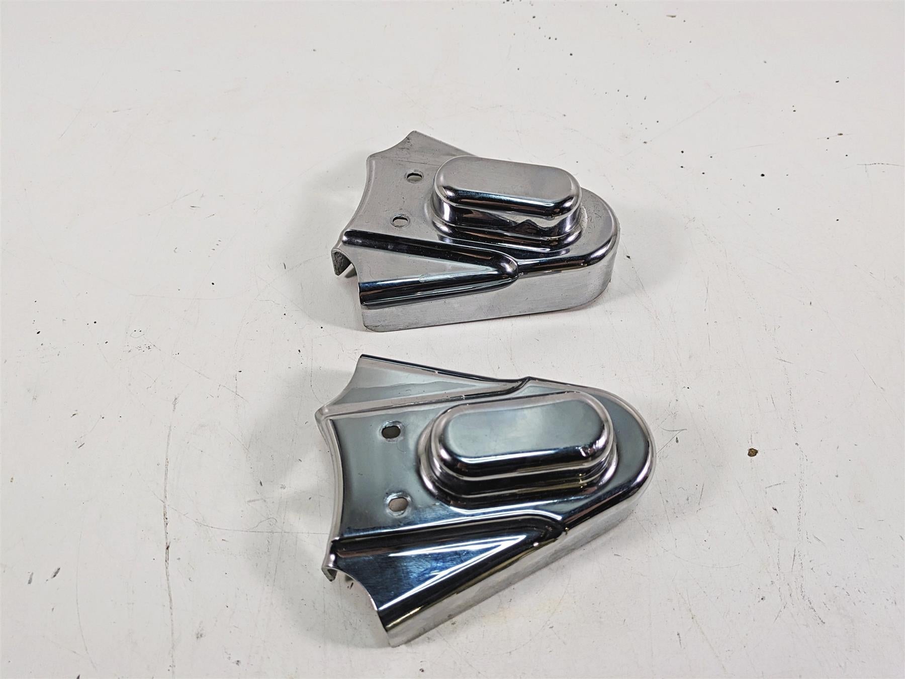 2000 Harley FXSTS Softail Springer Kuryakyn Chrome Rear Axle Cover Set 8202 {{ shop.shopifyCountryName }} - Mototech271
