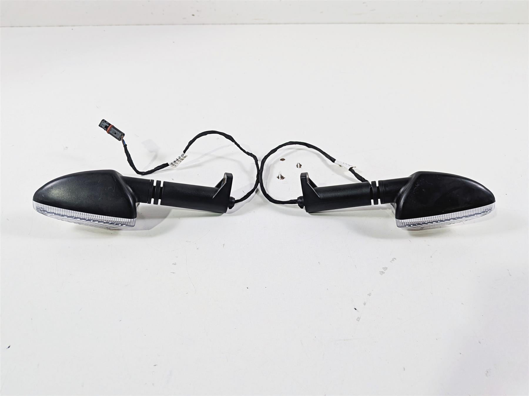 2016 BMW R1200 GS K50 Front Blinker Turn Signal Set 63138534353 {{ shop.shopifyCountryName }} - Mototech271