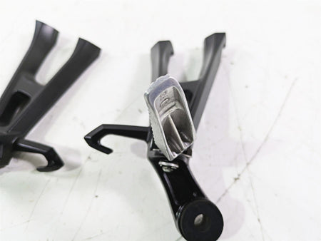 2016 Suzuki GSXR1000 Rear Passenger Foot Peg Set 43600-47H40 43611-37H10 {{ shop.shopifyCountryName }} - Mototech271