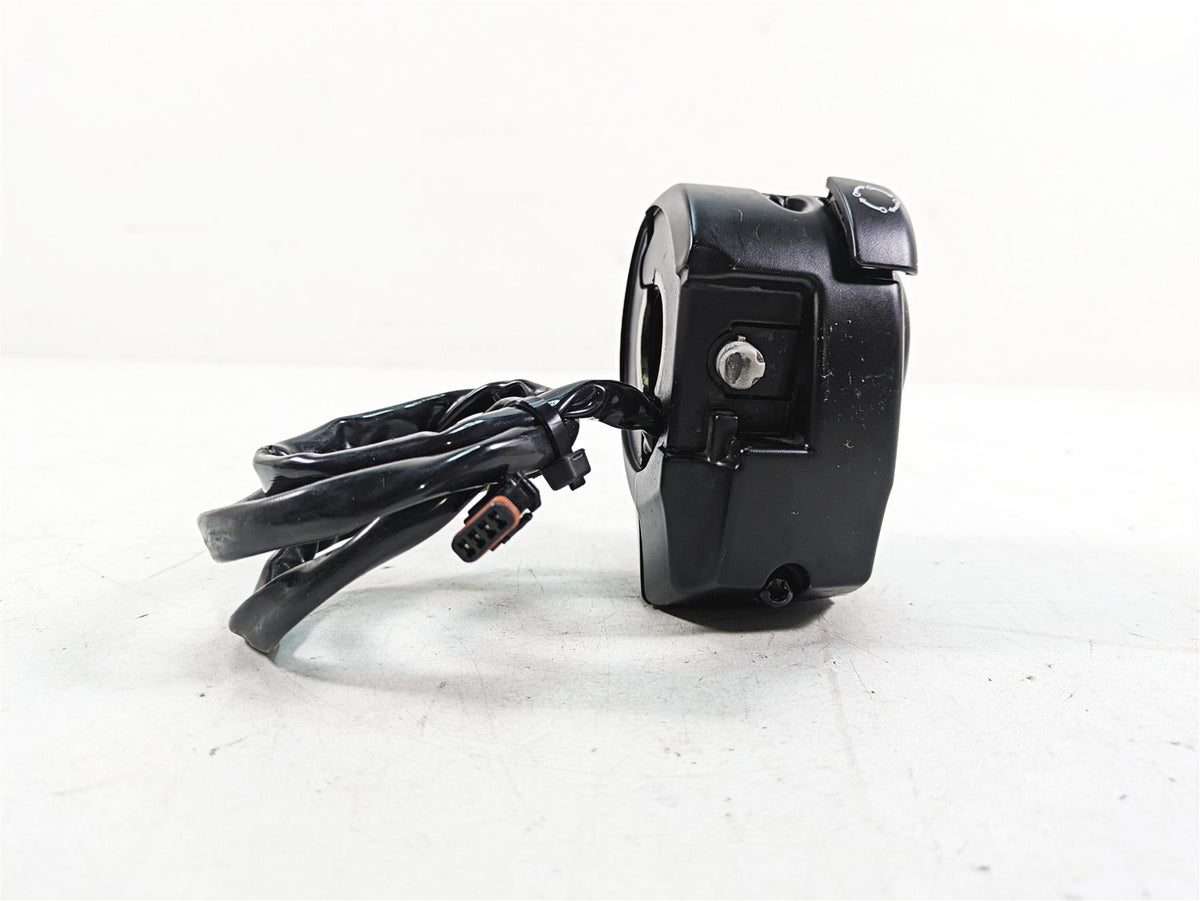 2020 Harley Touring FLHX Street Glide Left Hand Traction Control Switch 71500128 {{ shop.shopifyCountryName }} - Mototech271