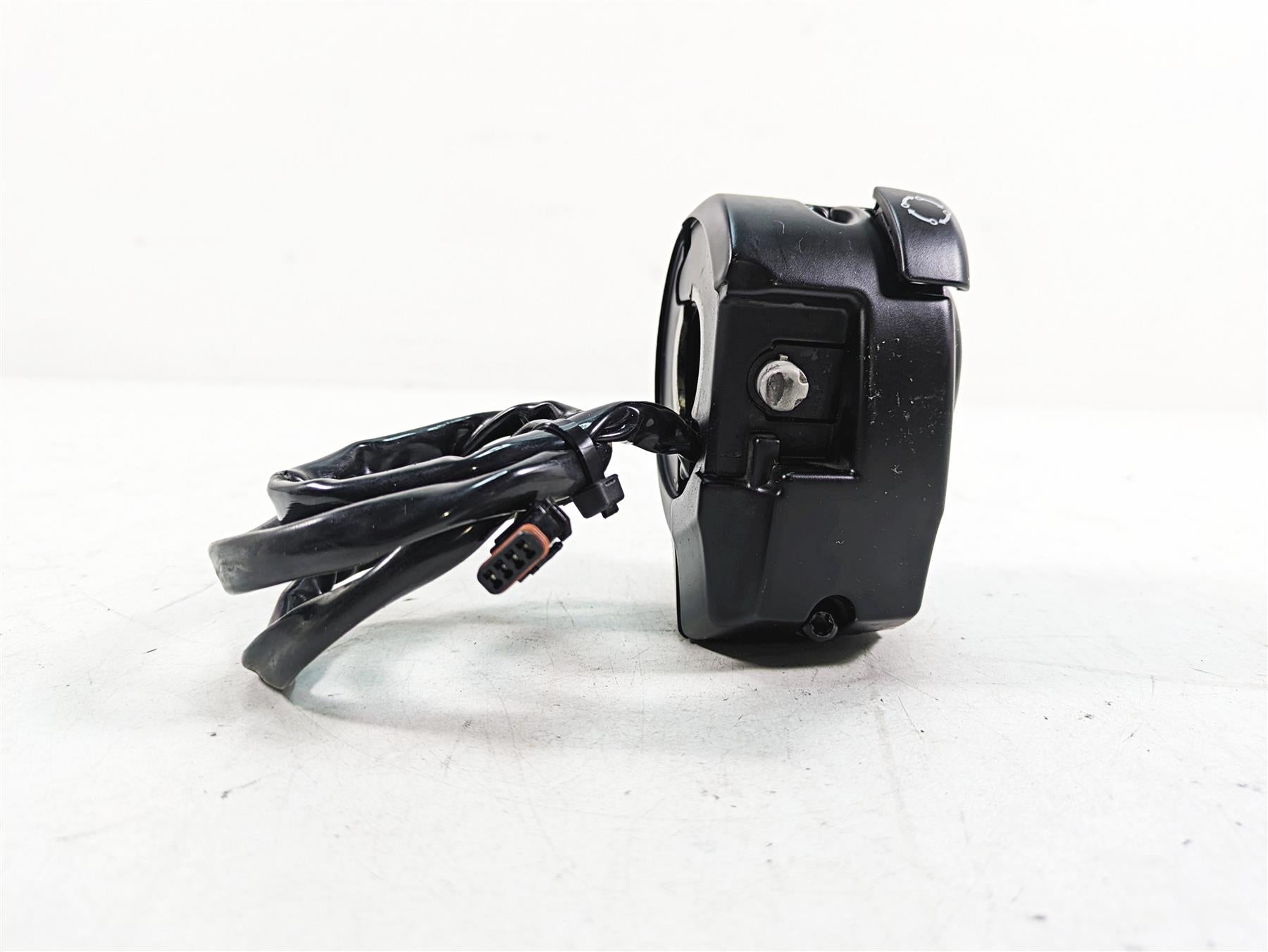 2020 Harley Touring FLHX Street Glide Left Hand Traction Control Switch 71500128 {{ shop.shopifyCountryName }} - Mototech271