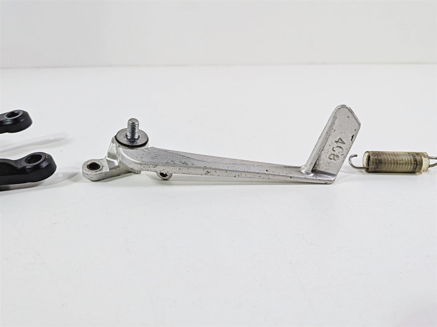 2008 Yamaha YZF R1 RN19 Front Right Foot Peg & Brake Pedal 4C8-27443-00-00 {{ shop.shopifyCountryName }} - Mototech271
