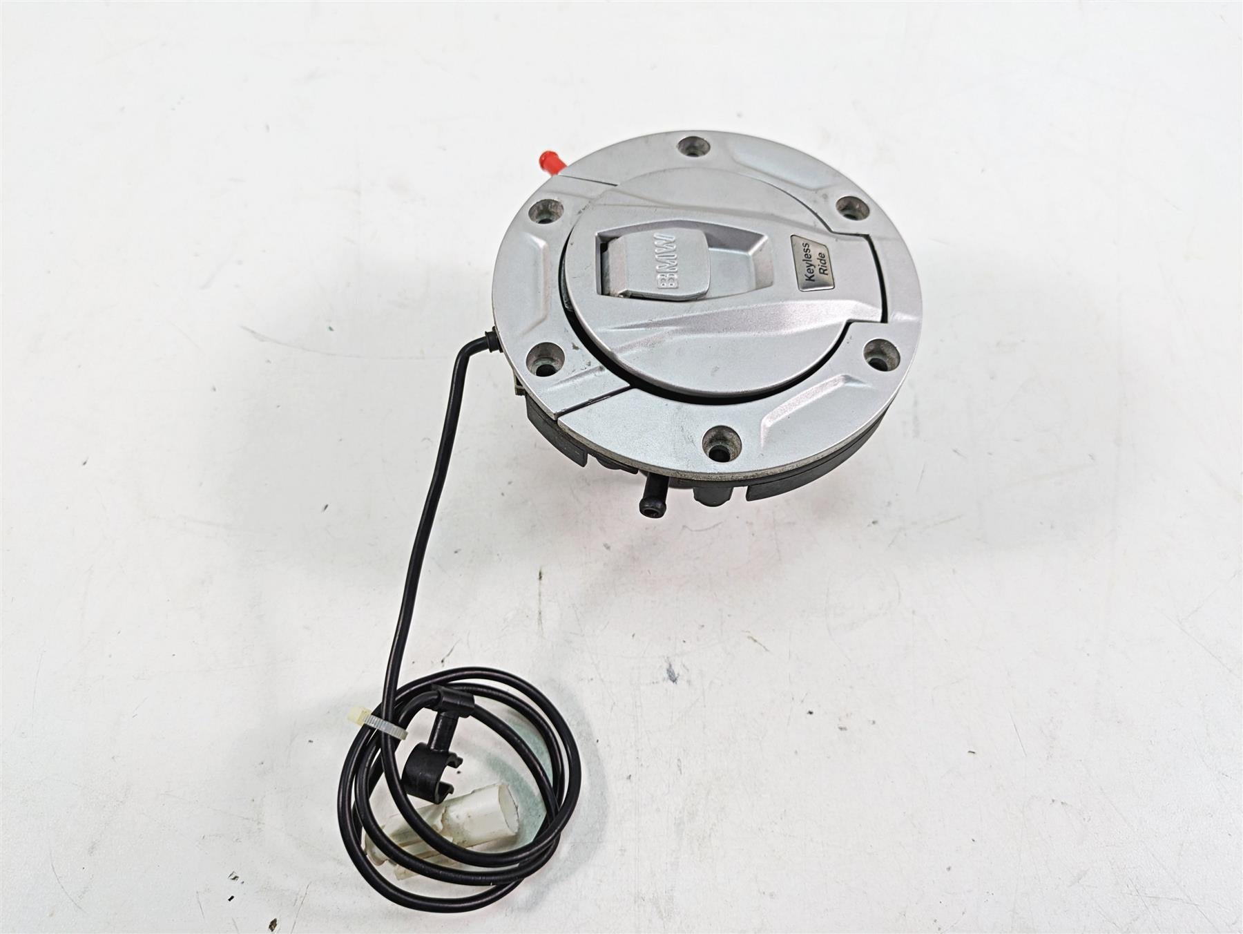 2016 BMW R1200R K53 Keyless Ride Fuel Gas Petrol Tank Lid 16118552106 {{ shop.shopifyCountryName }} - Mototech271
