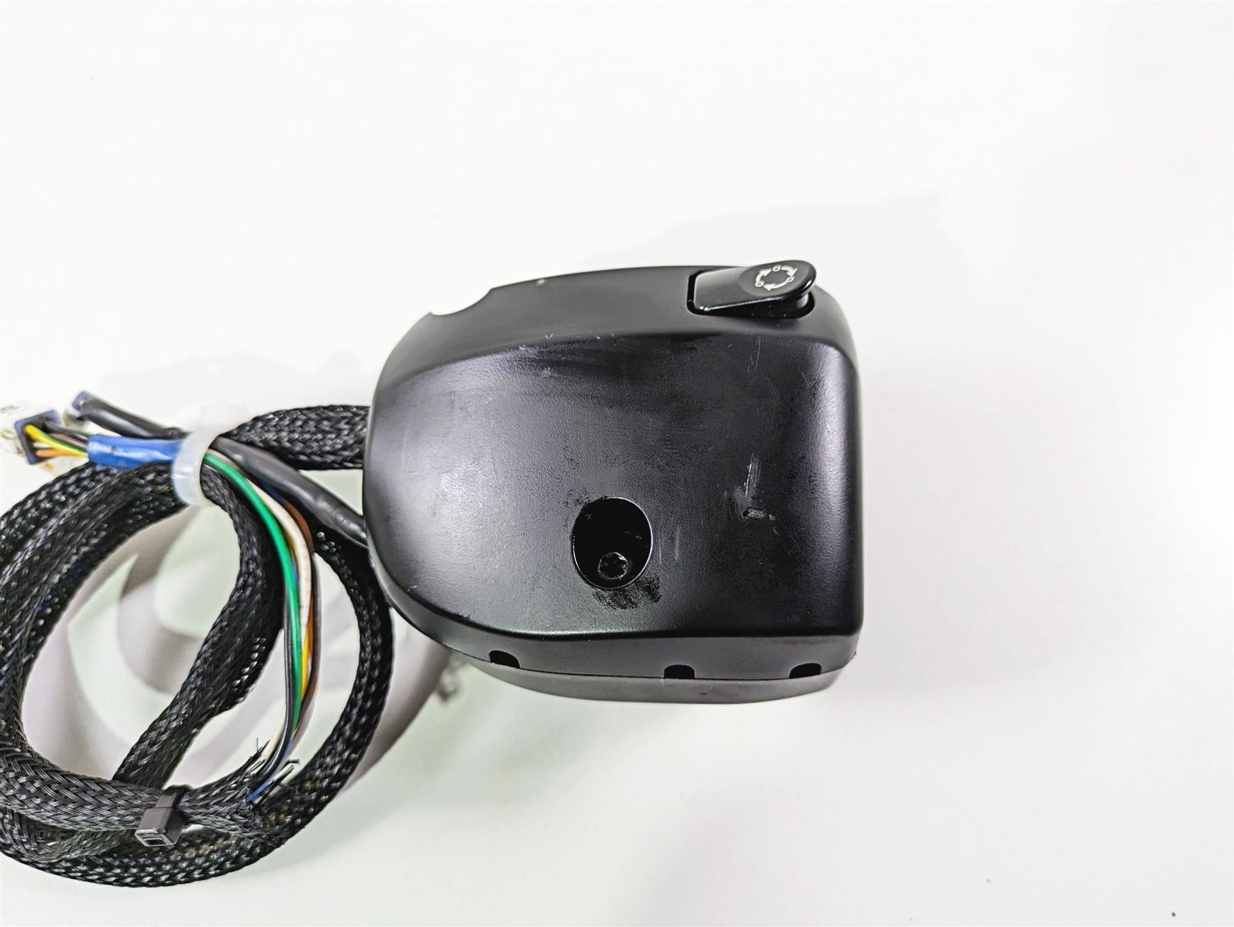 2016 Indian Chief Classic Left Hand Control Switch 4015198 {{ shop.shopifyCountryName }} - Mototech271