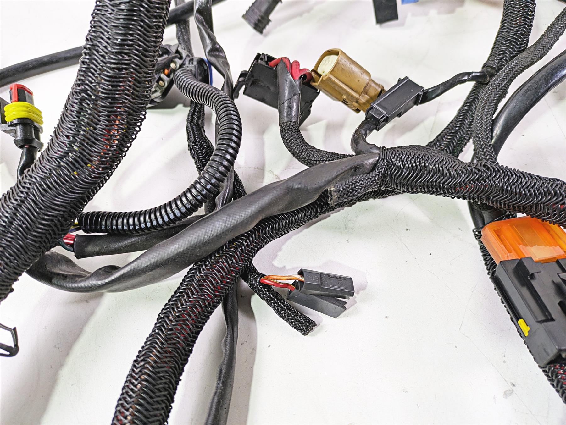 2010 Harley VRSCF Muscle Rod Wiring Harness Loom No Abs - For Parts 70125-08A {{ shop.shopifyCountryName }} - Mototech271