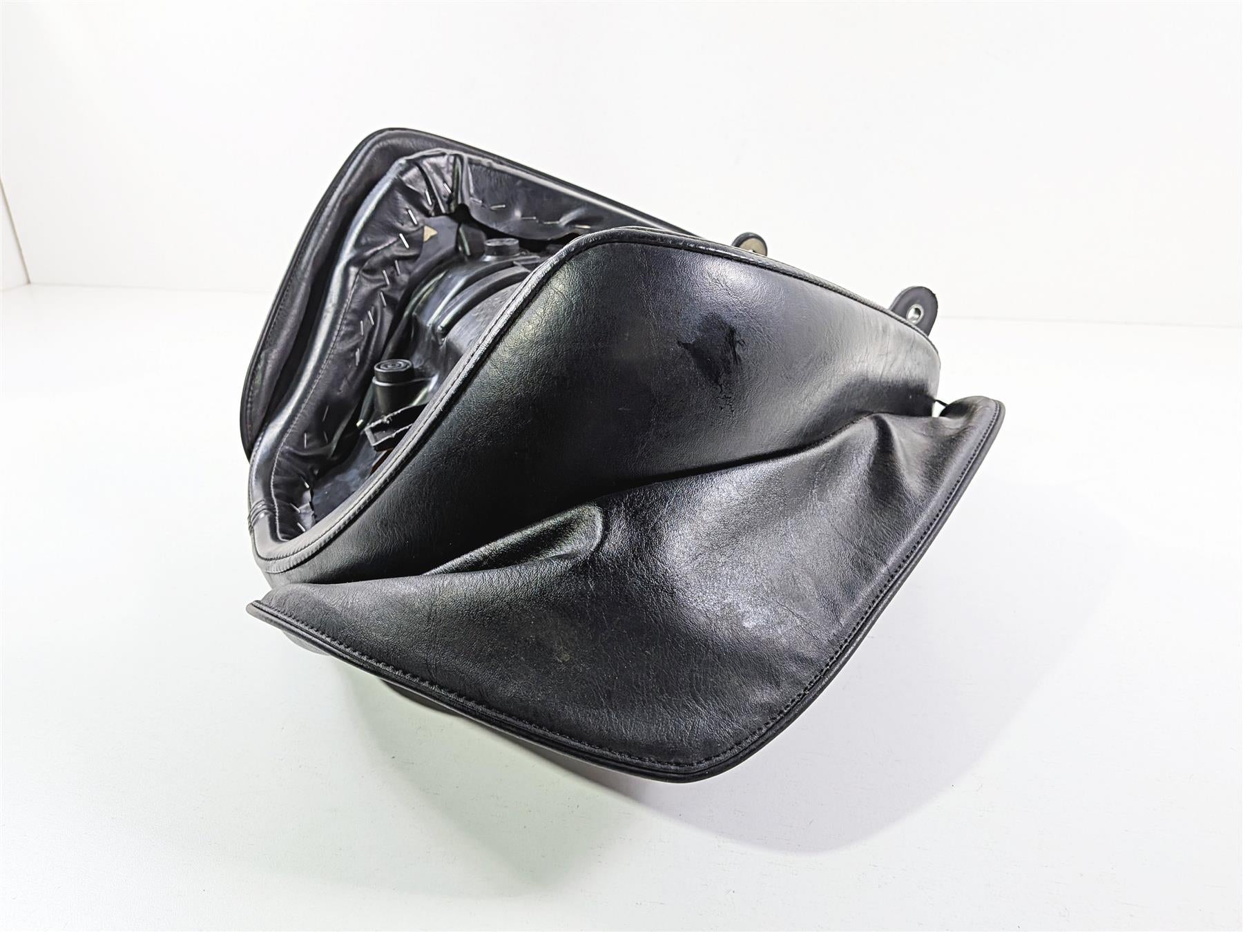 2006 Yamaha XVZ1300 Royal Star Front Seat Saddle 1D6-24710-00-00 {{ shop.shopifyCountryName }} - Mototech271