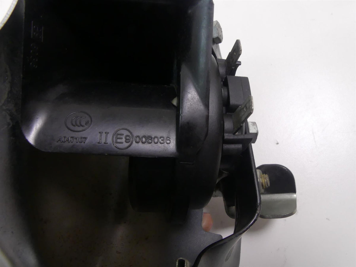 2013 Harley VRSCF Muscle V-Rod Horn + Cover Fairing Cowl 69053-09 {{ shop.shopifyCountryName }} - Mototech271