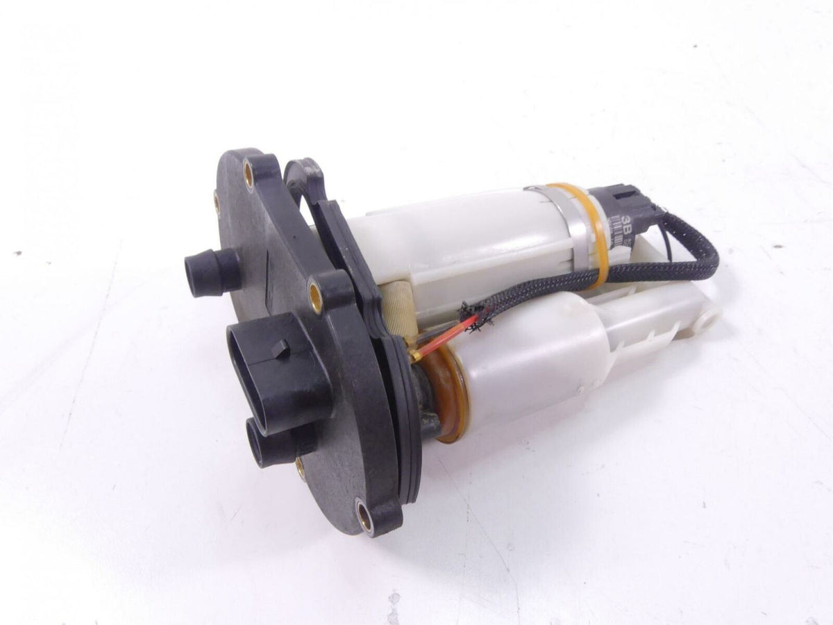 2015 Ducati Diavel Dark Fuel Gas Petrol Pump 9K - Tested 16023981B {{ shop.shopifyCountryName }} - Mototech271