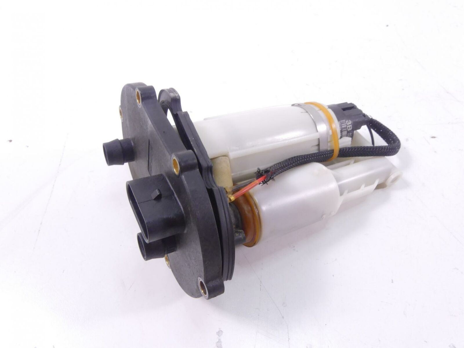 2015 Ducati Diavel Dark Fuel Gas Petrol Pump 9K - Tested 16023981B {{ shop.shopifyCountryName }} - Mototech271