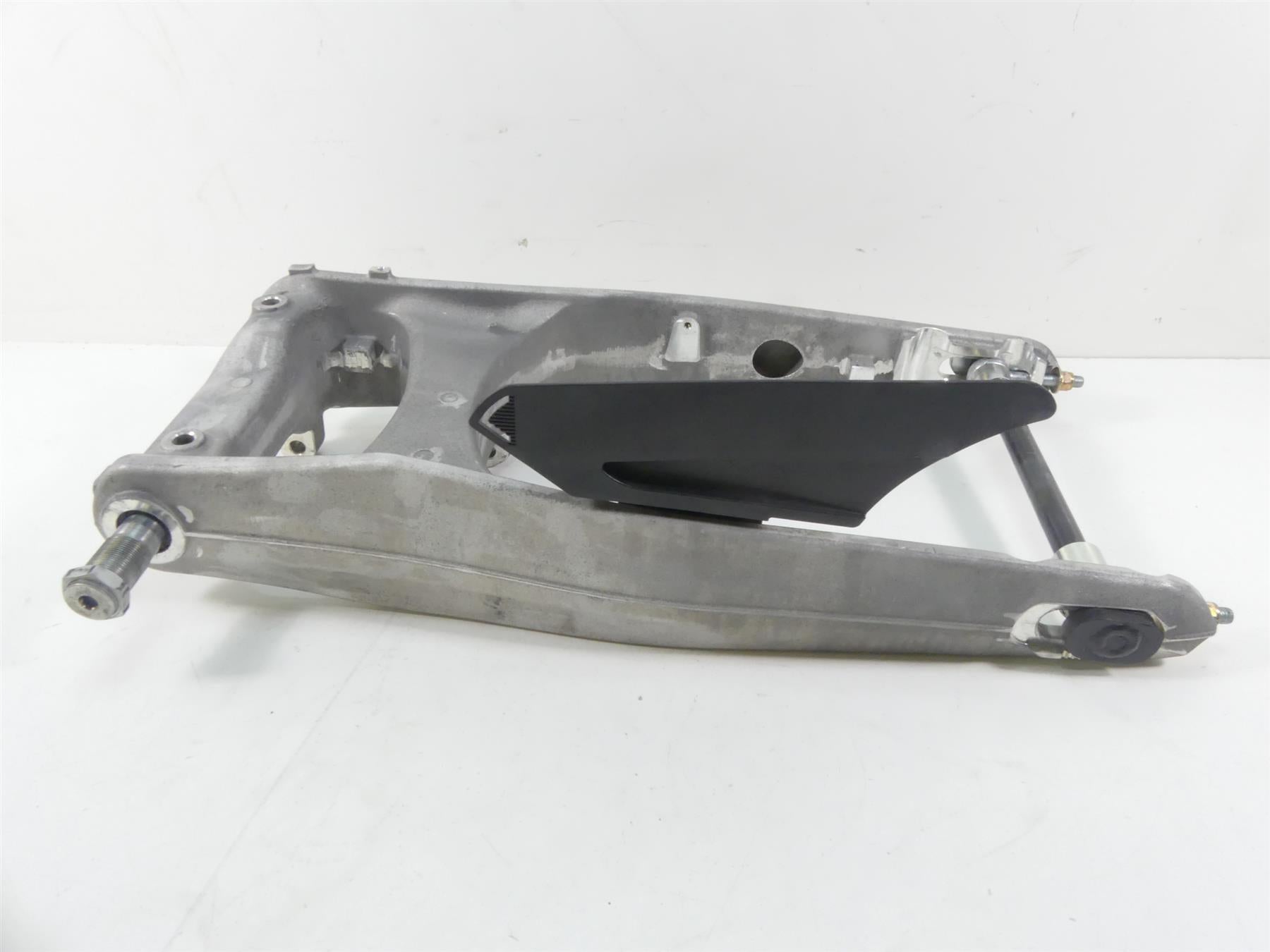 2020 Indian Roadmaster Rear Suspension Swingarm Swing Arm & 20mm Axle 5142382 {{ shop.shopifyCountryName }} - Mototech271