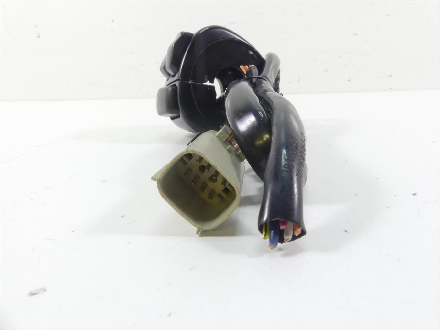 2011 Harley VRSCF Muscle Rod Left Hand Blinker Control Switch - Read 71682-06A {{ shop.shopifyCountryName }} - Mototech271