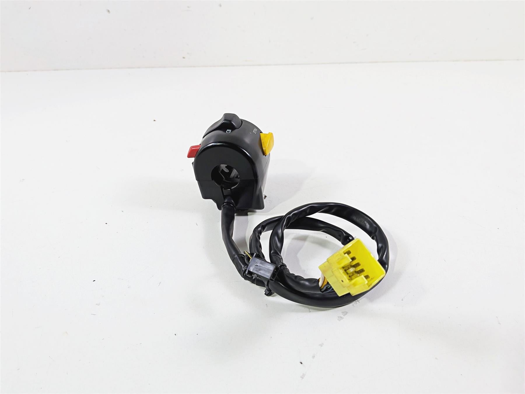 2014 Suzuki M109R VZR1800 Boulevard Left Hand Blinker Control Switch 37400-48GB0 {{ shop.shopifyCountryName }} - Mototech271